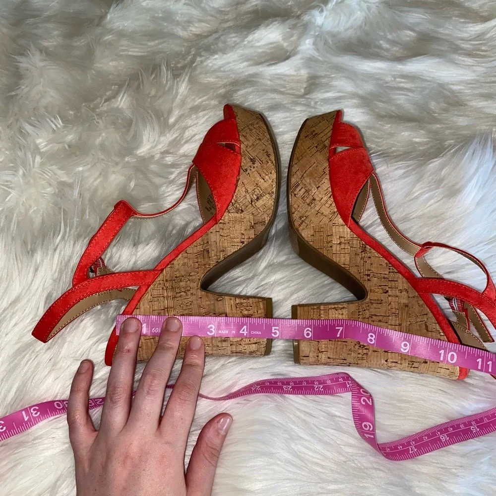 Sun & Stone salmon colored wedges size 9M NWOT